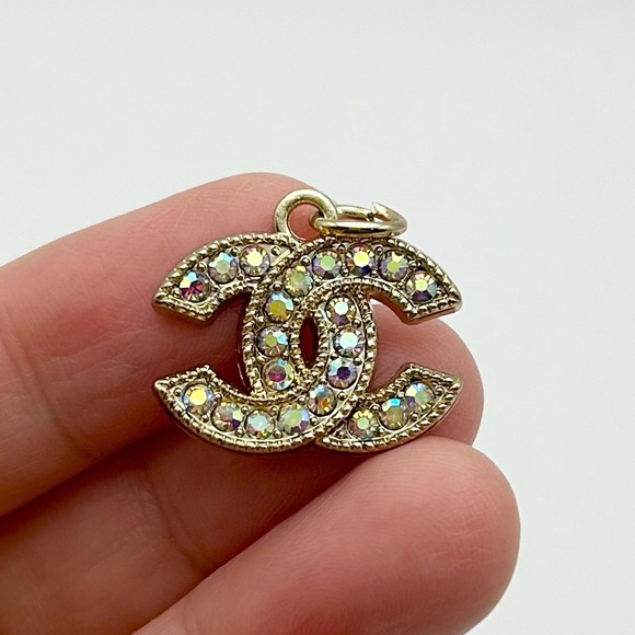 Chanel Charm / Zipper Pull with Rhinestones, Gold - Picture 1 of 3